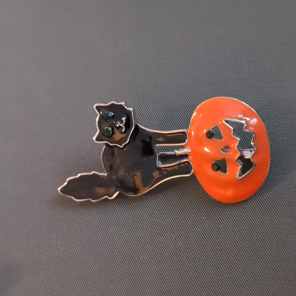 Halloween enamel pin black cat pumpkin jack-o-lantern brooch